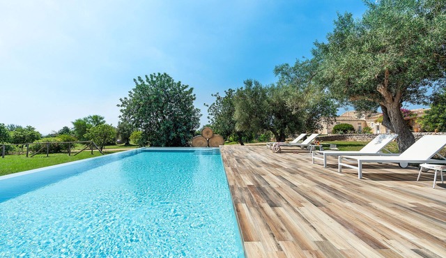 Luxury villa with pool near Scicli