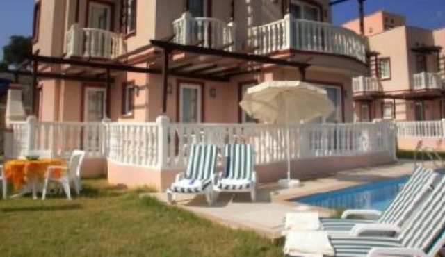 Luxury Villa with private pool, located at the 5 * holiday-resort 'Lakeside Garden'