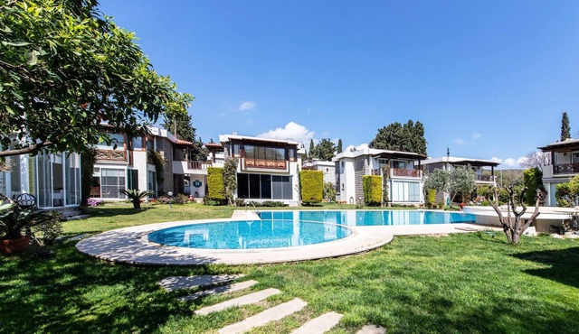 Luxury Villa With Shared Pool in Bodrum Ortakent