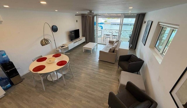 Luxury Waterfront Villa 431F North Beach
