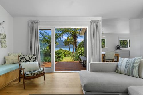 Luxury Waterfront Retreat at Mahau Sound