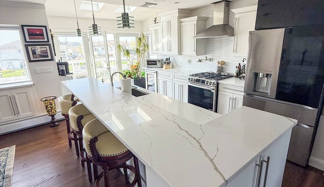 Luxury Waterfront Ryder Cup Home <9 miles from Bethpage Black w/hot tub