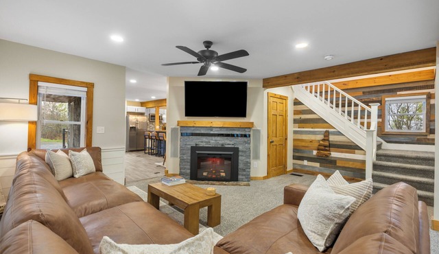 Luxury White Mountain Home: Under 5 mins from Santa's Village, Golfing, Hiking