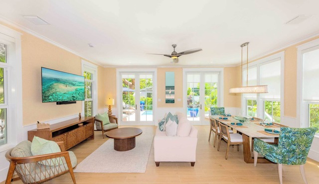 Luxury Windsor, Key West Retreat- Old Town ; Pool, Gated Parking, Walk to Duval