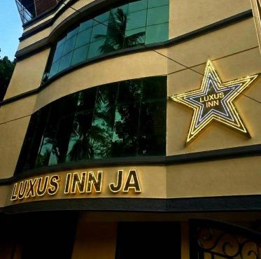 LUXUS INN JA Star