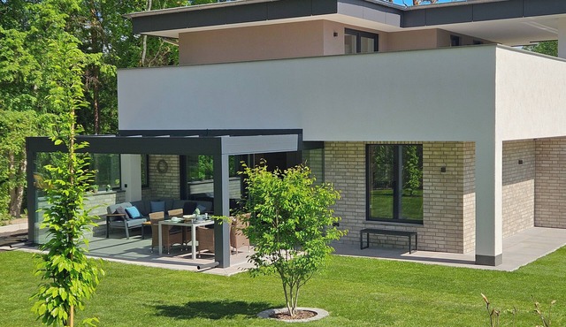 Lychensee villa with lake view, conservatory, fireplace and sauna