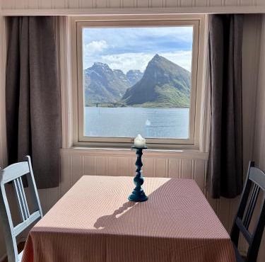 Lydersen Rorbuer Budget Hostel & Private Apartments