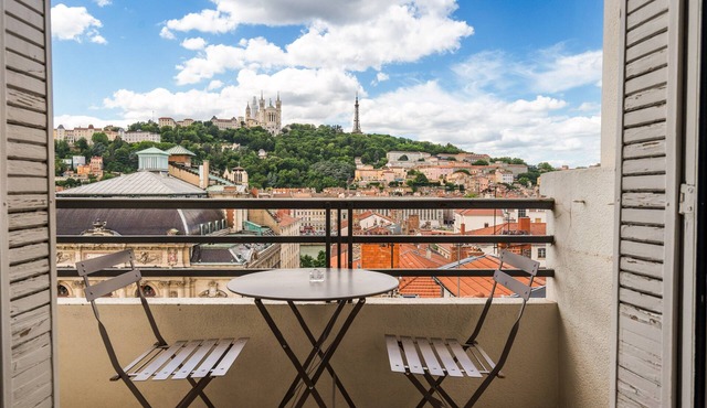 Lyon 2 Bellecour : superb 2-BDR apartment.