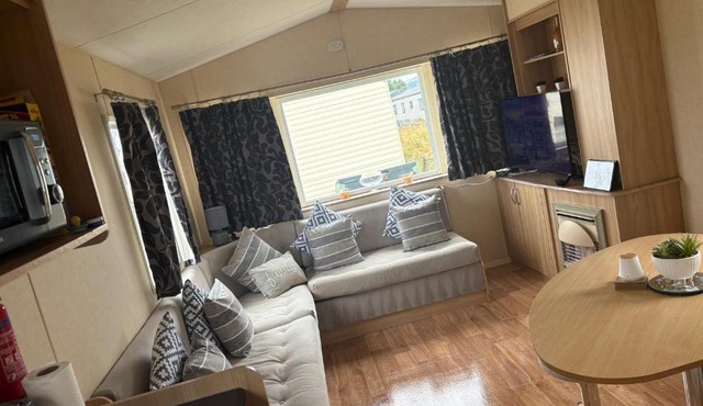Lyon Robin hood caravan