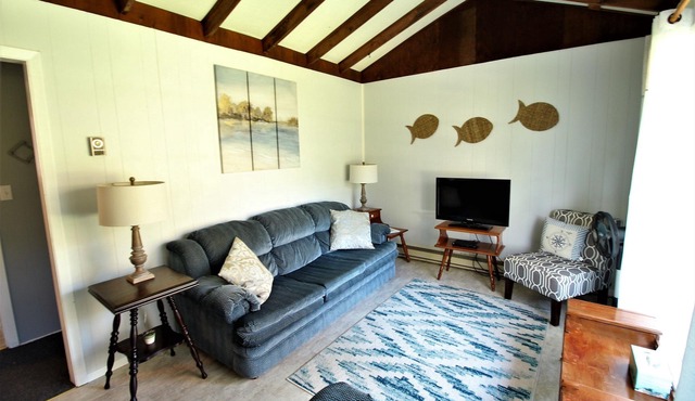 Lyons Cottages - Cottage #2, 2BR Walk to the Beaches of Stanhope National Park!