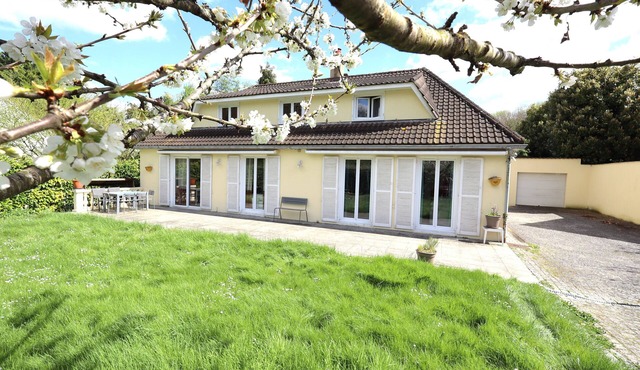 M&A Spacious Country House for 11 Guests, Near Disneyland and Paris,with Parking