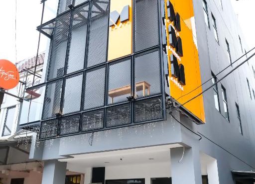 M Cabin Karawaci