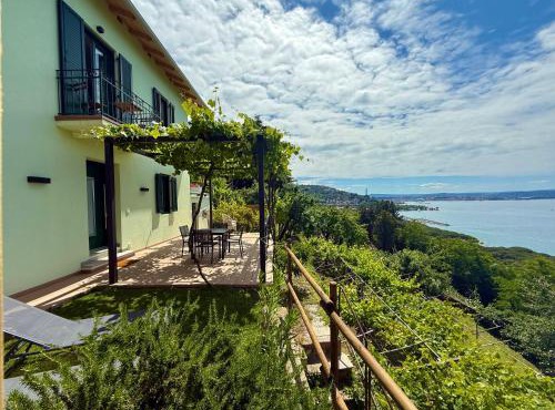 M&S Holiday House