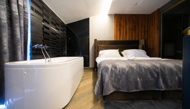 Mad Inn Hotel & Spa