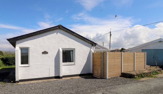 MAES Y COED, pet friendly, with a garden in Morfa Nefyn