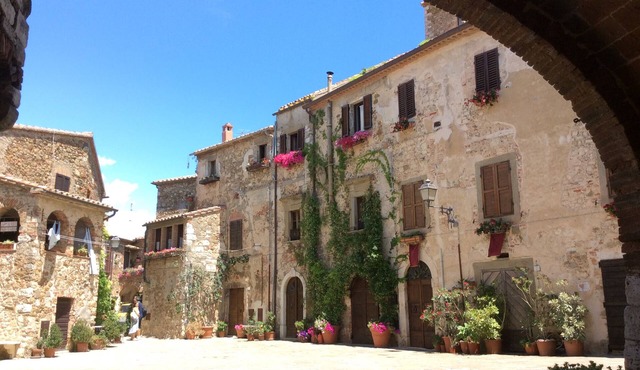 Magic and luxury in the tower - in one of the most beautiful villages of Tuscany