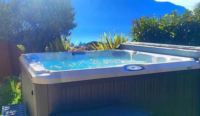 Magic Garden-Pool & Jacuzzi and amazing Lake Como view