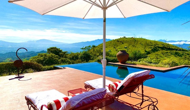 Magic Mountain Views Villa