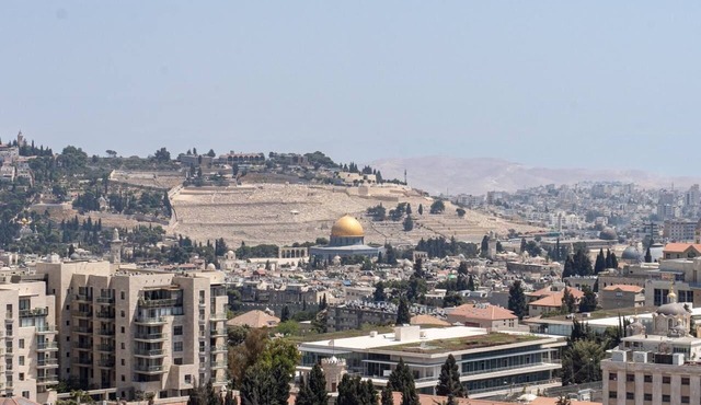 Magical 2 Bedroom at the Saviyon View Tower in City Center w/Temple Mount View