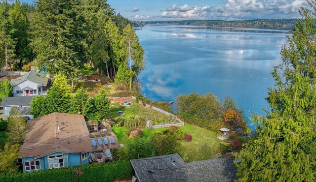 Magical 4 Bed Beachfront Cottage Getaway