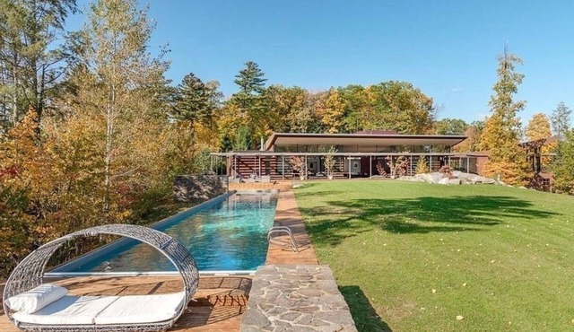 Magical Country Retreat in the Berkshires, 10min from ski slopes.