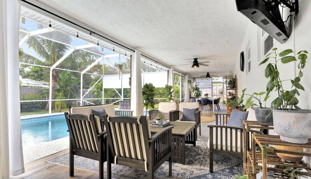 Magical pool house in Stuart!