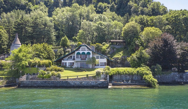 Magical villa perched on the water's edge! Villa Cinderella 5 BEDROOMS 10 PAX