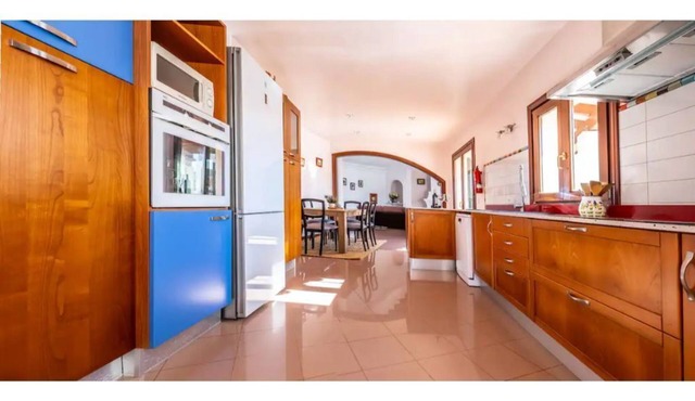 Magnificent villa with pool for 8