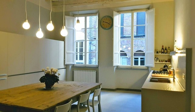 Magnificent 13th century apartment inside the historic walled city of Lucca