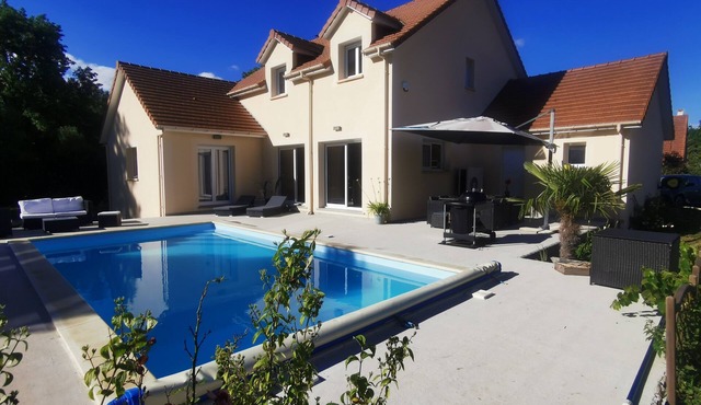 Magnificent 8p villa with swimming pool, sauna and SPA