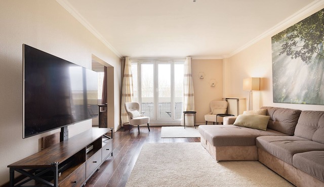 Magnificent apartment between Paris and Disneyland. Rer A 10 min by bus -PARKING