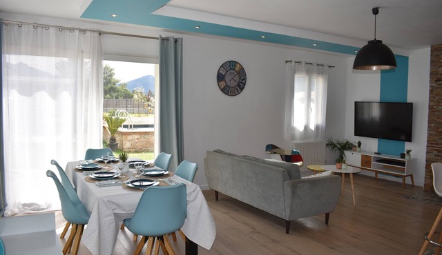 Magnificent air-conditioned villa with heated pool.