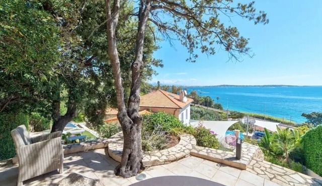 Magnificent all-comfort villa with breathtaking sea view