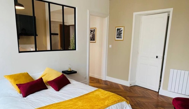 Magnificent apartment with the cachet of the old
