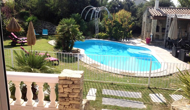 Magnificent charming villa with private pool in Sorgues 10 minutes from Avignon
