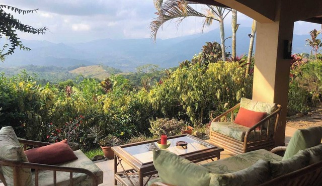 Magnificent mountain vistas and a vibrant bird paradise. Enjoy luxury comfort with a full kitchen, private laundry, and deep-well water. Relax in the shared salt-water pool and hot tub, recirculated daily for the freshest soak.