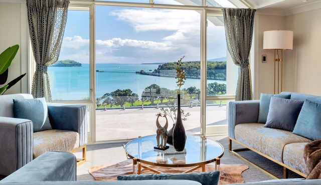 Magnificent Harbour View Villa in Orakei