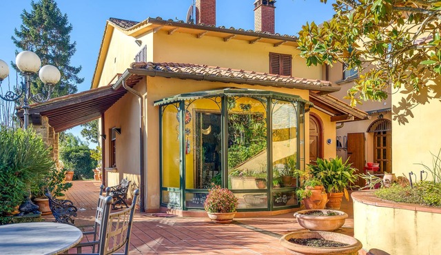 Magnificent property with beautiful green garden.