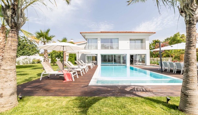 Magnificent Lisbon Coast Villa | 7 Bedrooms | Villa Alba | Private Jacuzzi