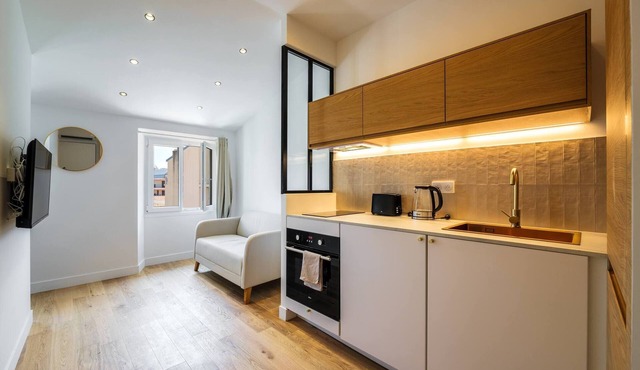 Magnificent studio boulevard Gambetta - B