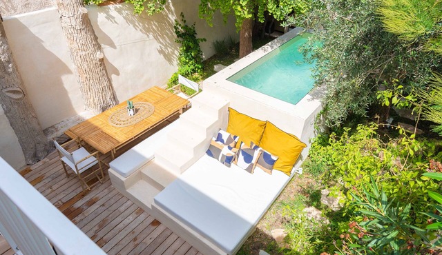 Magnificent typical southern Marseille house with swimming pool