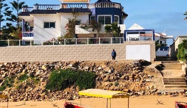 Magnificent villa on the beach of Oualidia, panoramic sea view