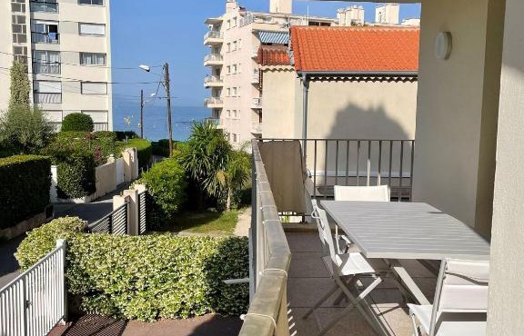 Magnifique appartement climatisé de 87m², à 100m de la plage