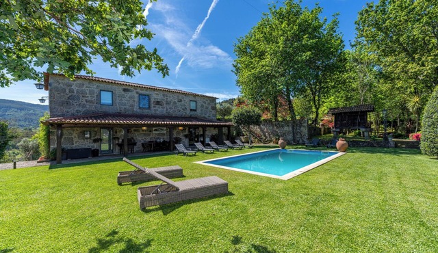 Magnolia Sublime Villas | Farmhouse with swimming pool and gardens