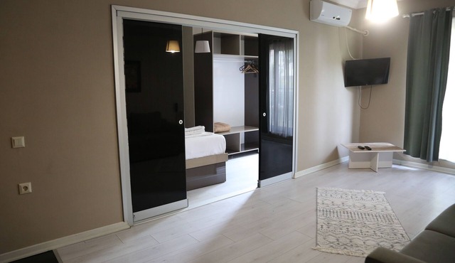 Maidos Suites
