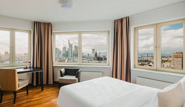 Main Plaza Suite Tower