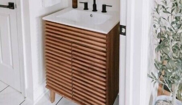 Main St. Loft Washer/Dryer + Parking Included