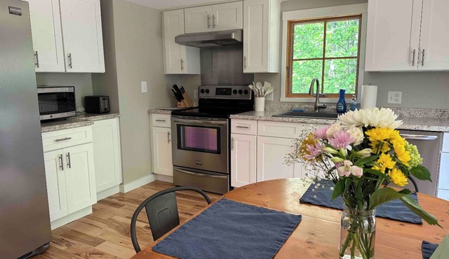 Maine Barn Hideaway- 2nd Floor Private Guesthouse
