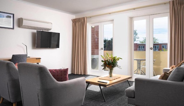 MainStay Suites Kew