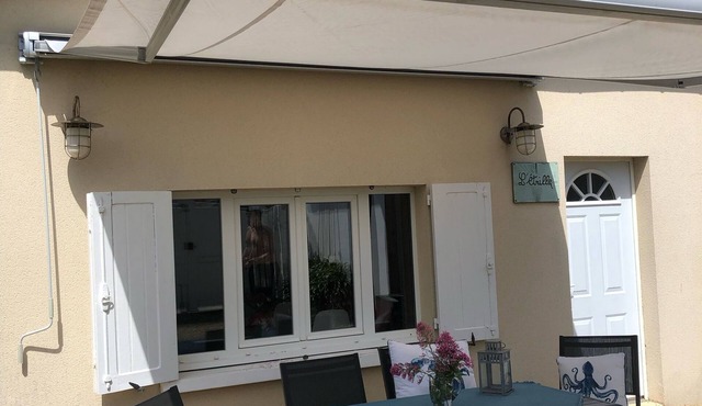 Maison Avec Cour Ensoleillée et Jardin, à 5 min Plage. Idéale Pour les Familles